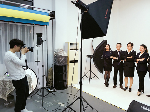绿城集团 深蓝地产项目 营销人员个人和团队形象照摄影花絮-南京如一商业摄影公司(图2)