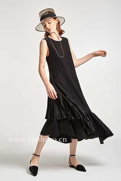 南京服裝(zhuāng)攝影-曼格時裝(zhuāng)女裝(zhuāng)攝影-網店(diàn)服裝(zhuāng)拍攝-南京産(chǎn)品畫冊攝影(圖7)