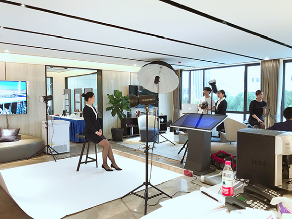 中海地产 滨江U-BOX项目 营销团队个人形象照和团队集体照拍摄花絮-南京如一商业摄影公司-工作室(图4)