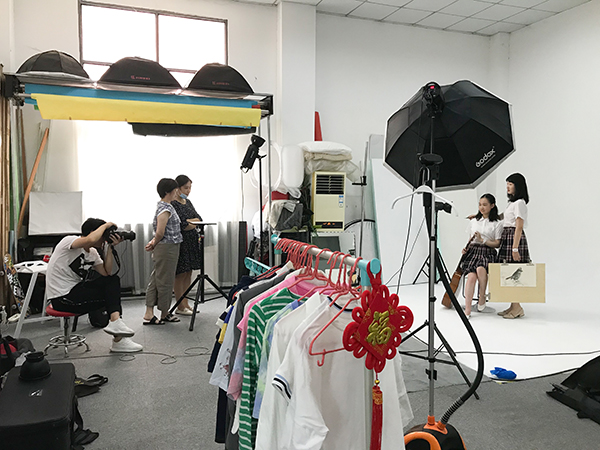  南京外国语学校优秀学生代表个人形象照 团队形象宣传照摄影 拍摄现场花絮(图2)