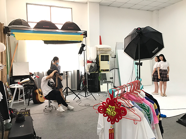  南京外国语学校优秀学生代表个人形象照 团队形象宣传照摄影 拍摄现场花絮(图4)