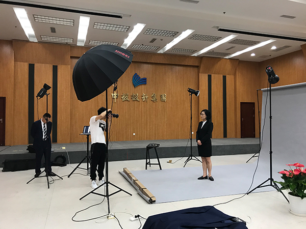 中设设计集团股份有限公司领导层个人形象照摄影，第二次拍摄花絮-如一商业摄影工作室，南京专业高端形象照拍摄公司(图2)