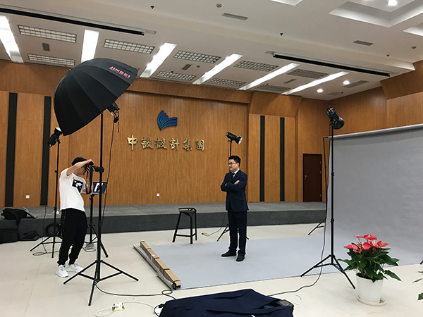 中设设计集团股份有限公司领导层个人形象照摄影，第二次拍摄花絮-如一商业摄影工作室，南京专业高端形象照拍摄公司(图9)