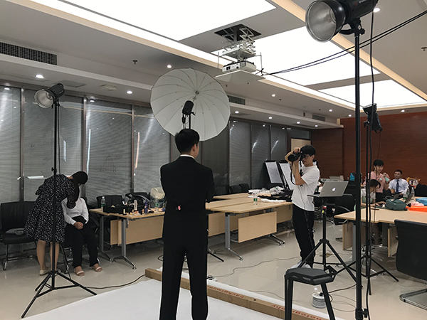 南京高精传动设备制造集团有限公司（南高齿）公司内训培训师个人形象照摄影，拍摄花絮，如一商业摄影(图5)