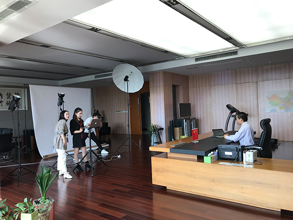 健友股份-医药公司企业形象照宣传照拍摄-公司领导董事长高层老总个人形象照拍摄花絮(图6)